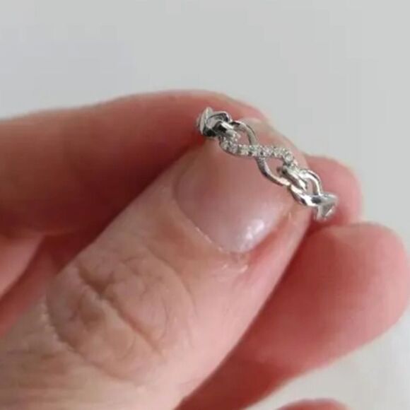 925 sterling silver infinity diamond Promise ring sz 6 main image 11